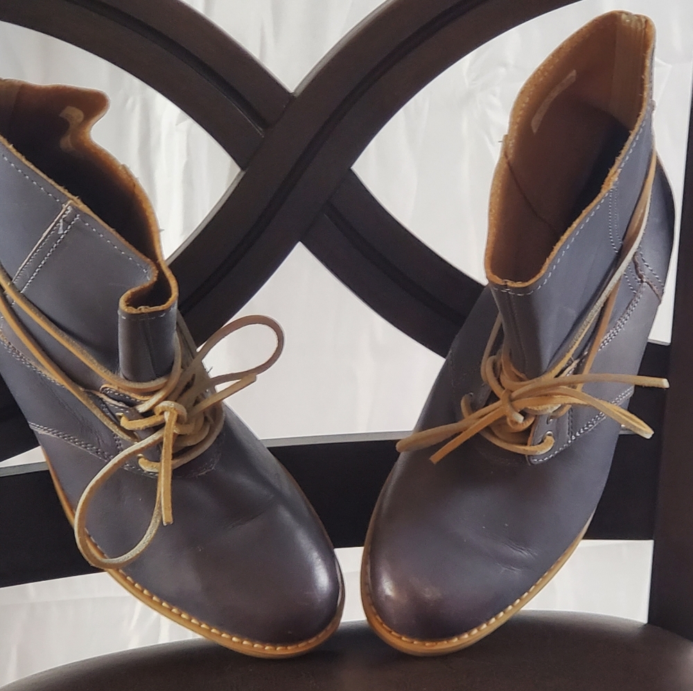 AUTHENTIC 8.5 WOMEN LEATHER TIMBERLAND BOOTS